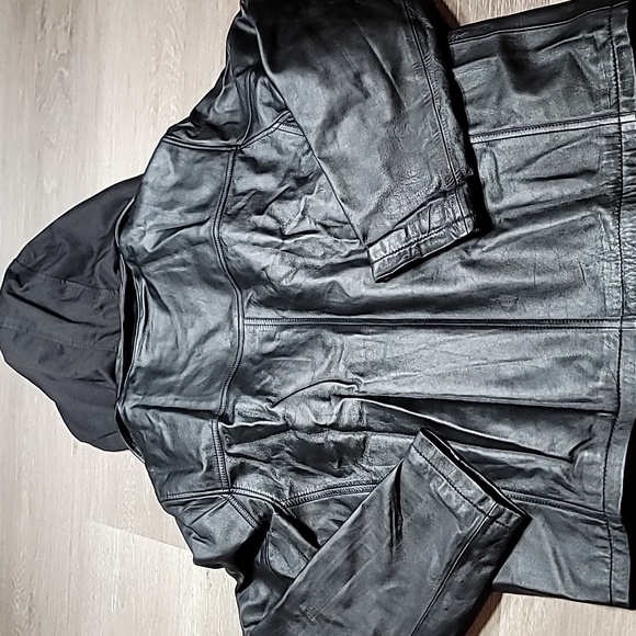 GUESS %100 LEATHER JACKET ZIP UP WITH HOODIE.. Size XL - Picture 10 of 11